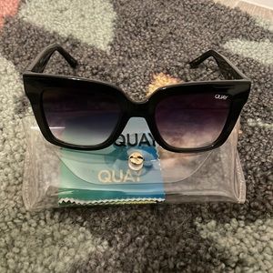 Quay Icy Sunglassea